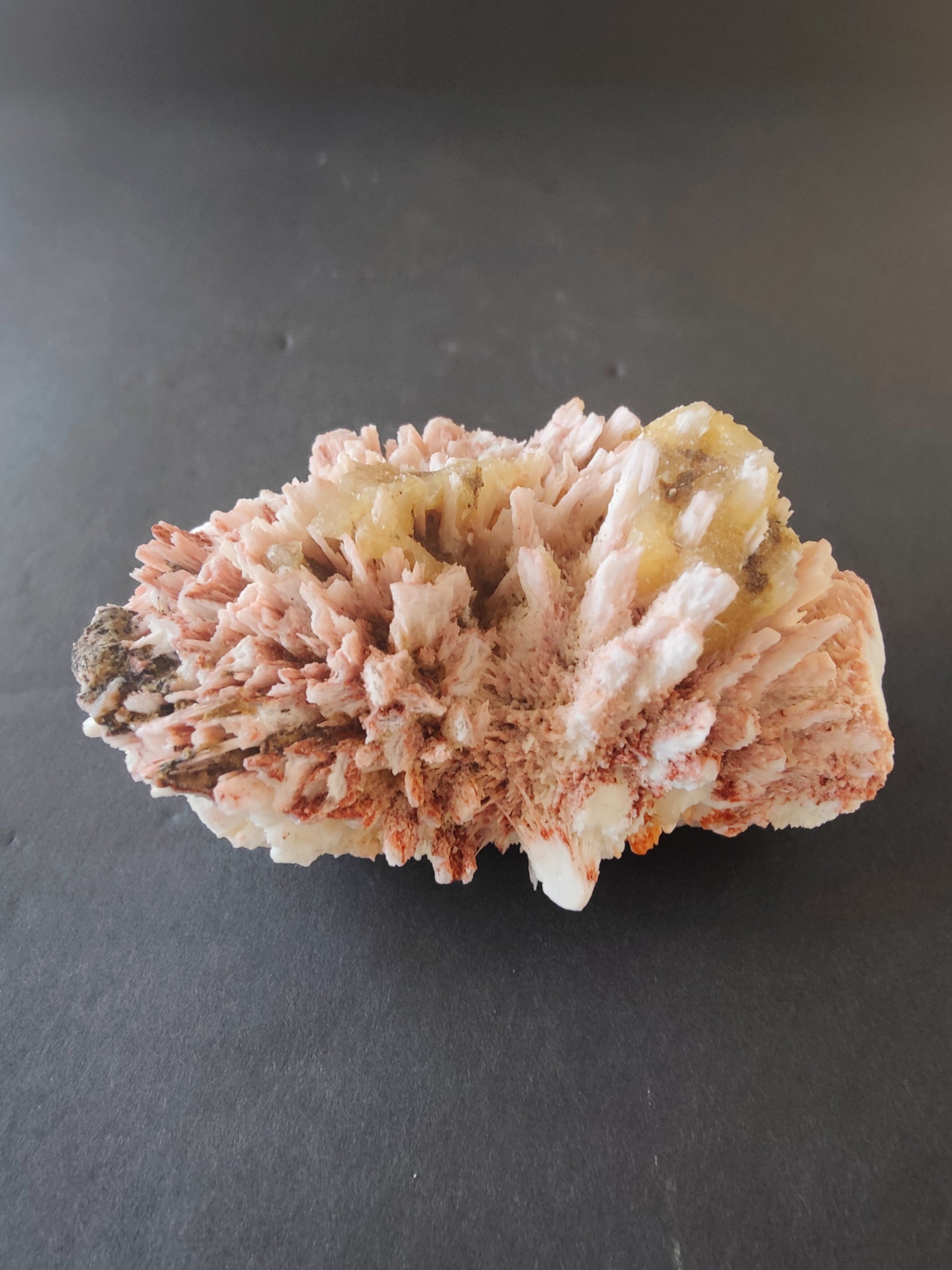 Red Mordenite with Stilbite Specimen 306g – Minerals