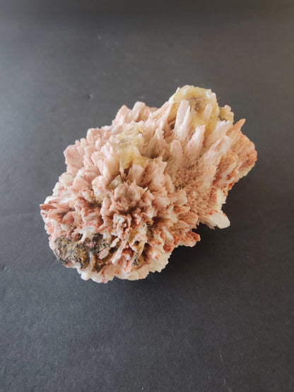Red Mordenite with Stilbite Specimen 306g – Minerals