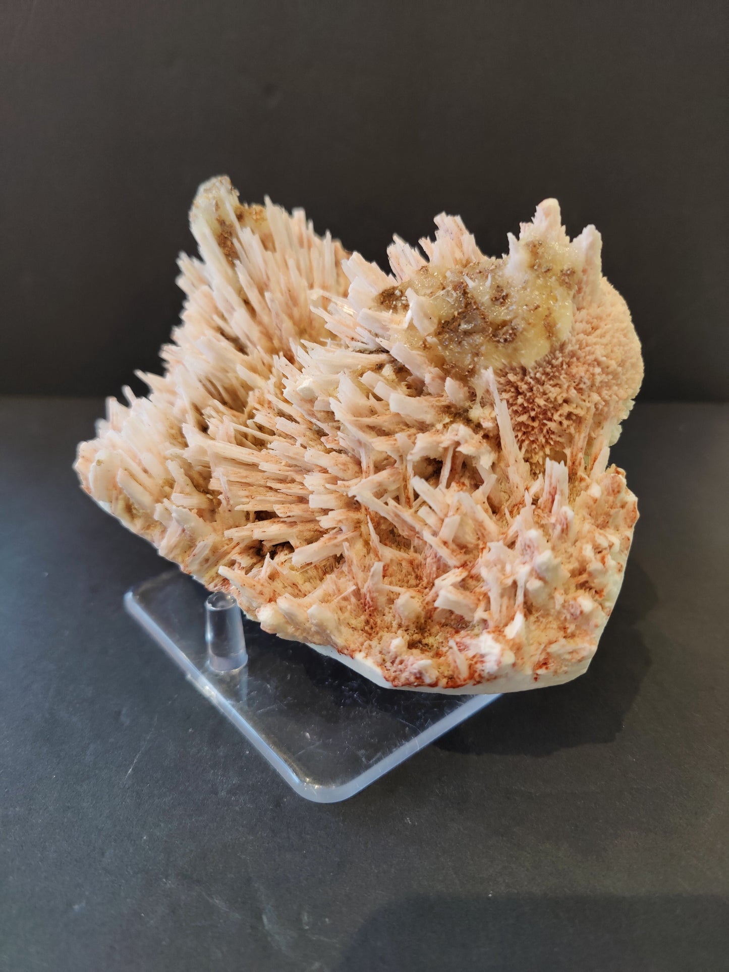 Red Mordenite & Stilbite Specimen - 1261g India – Minerals