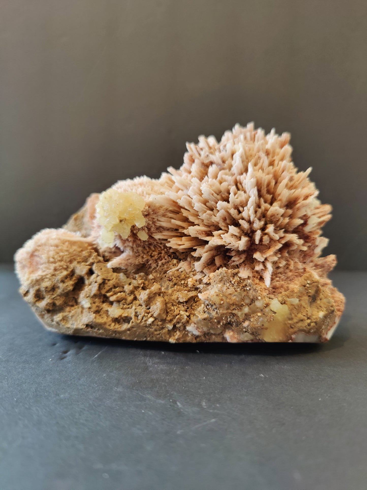 Red Mordenite Stilbite Specimen 796g India – Minerals