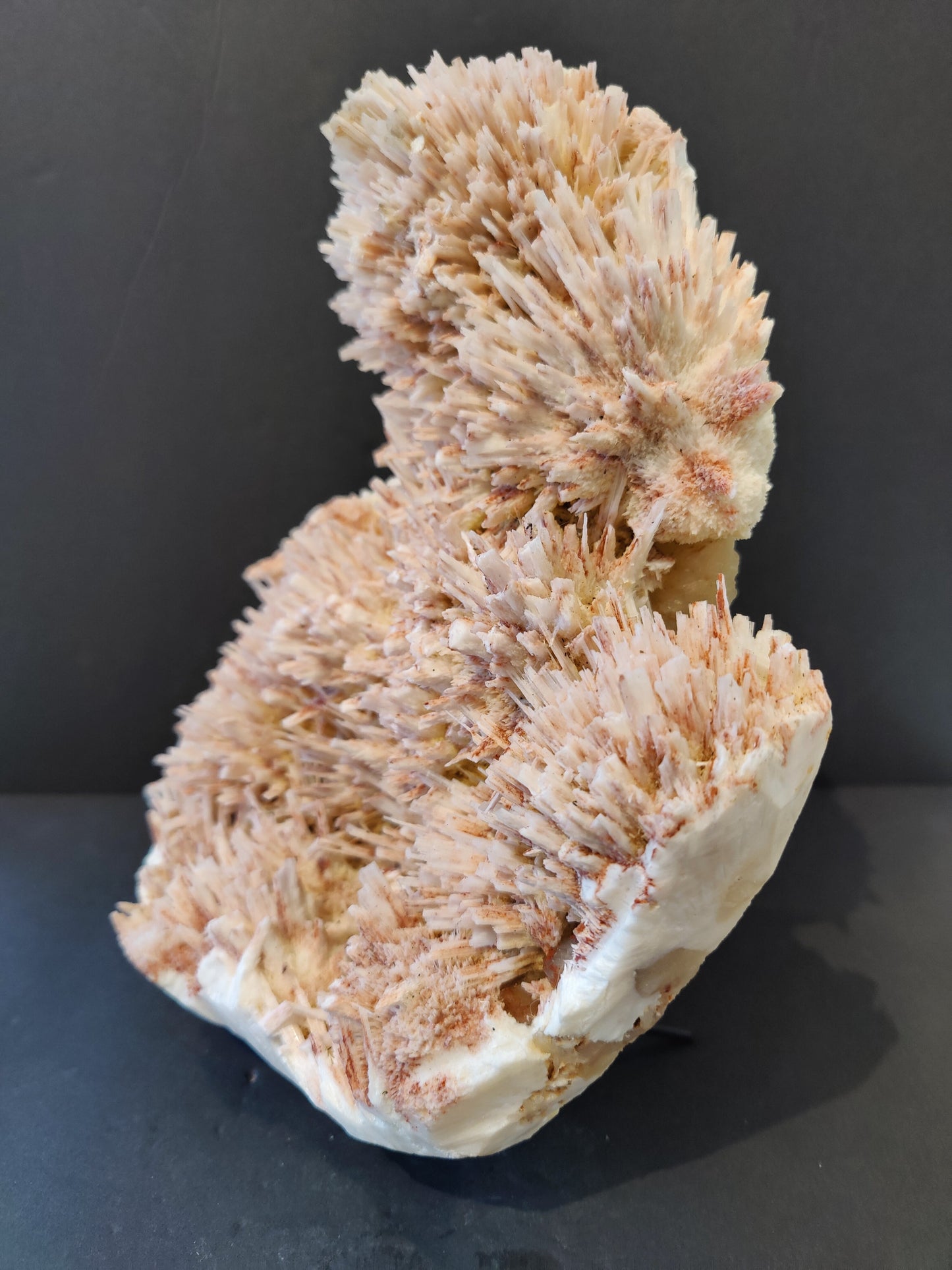 Red Mordenite with Stilbite Specimen 3,620g – Minerals