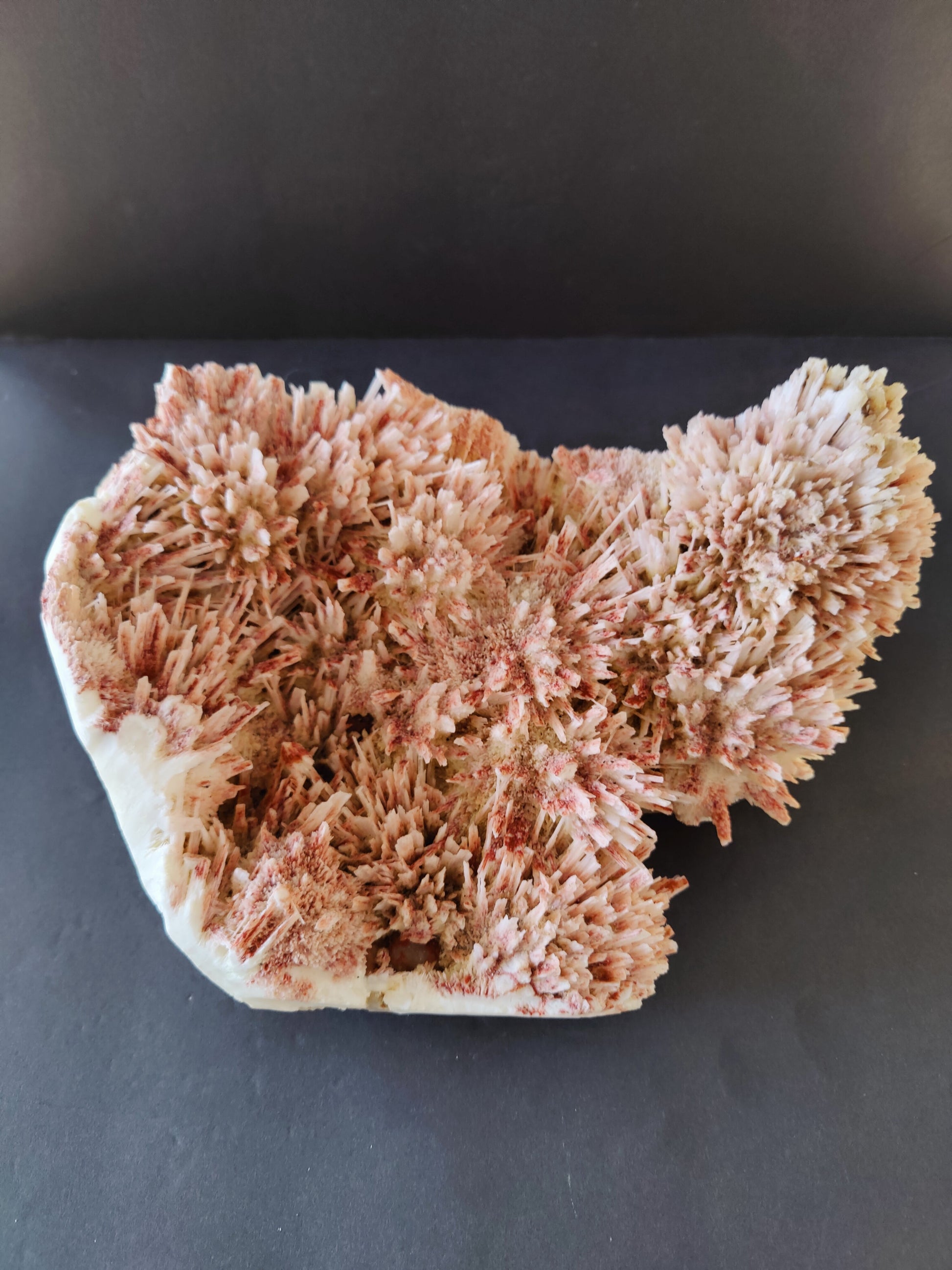 Red Mordenite with Stilbite Specimen 3,620g – Minerals