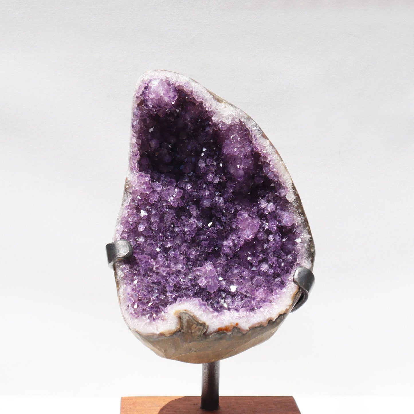 Amethyst Geode Fragment Orchid Purple – Amethysts Crystals mounted