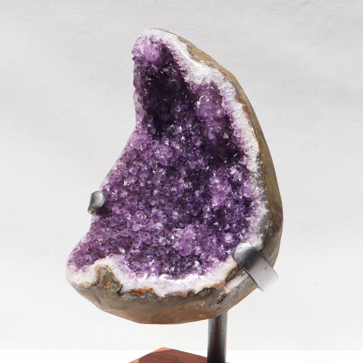 Amethyst Geode Fragment Orchid Purple – Amethysts Crystals mounted