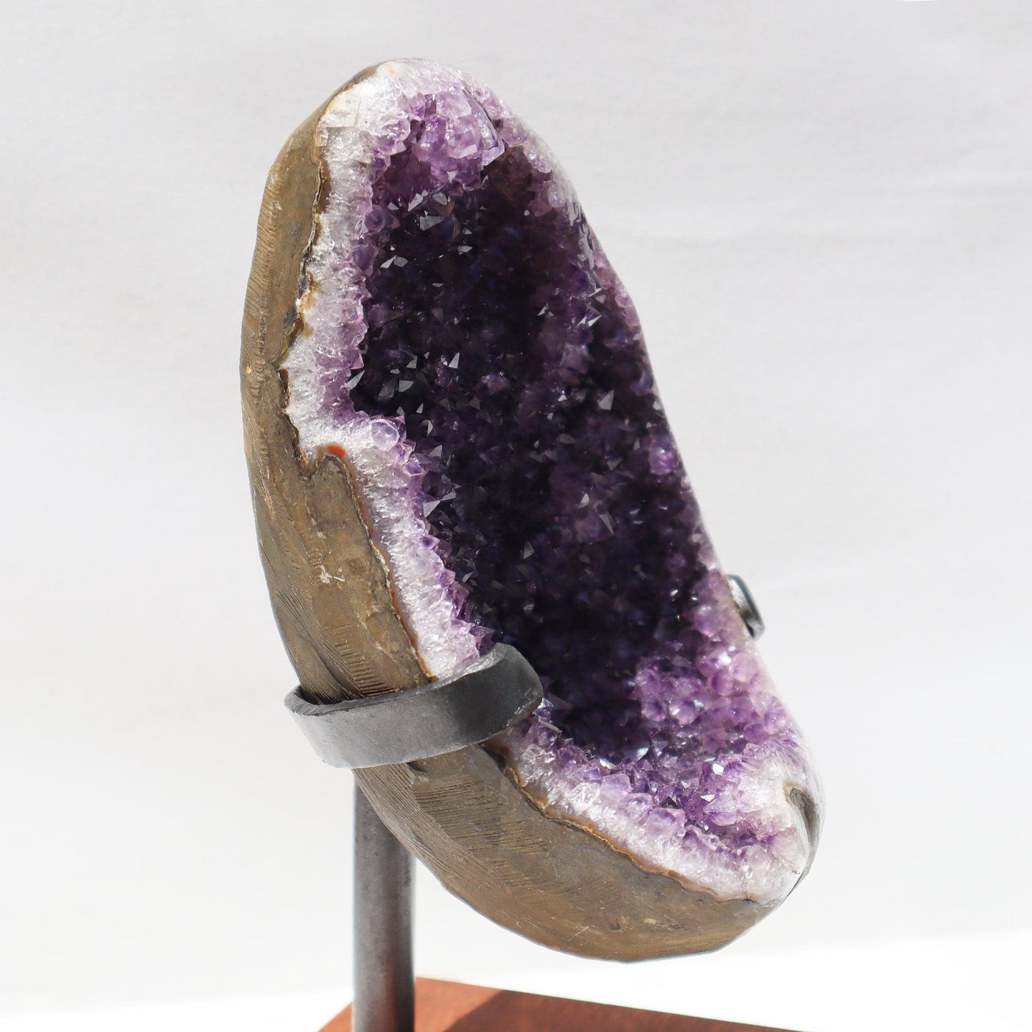Amethyst Geode Fragment Orchid Purple – Amethysts Crystals mounted