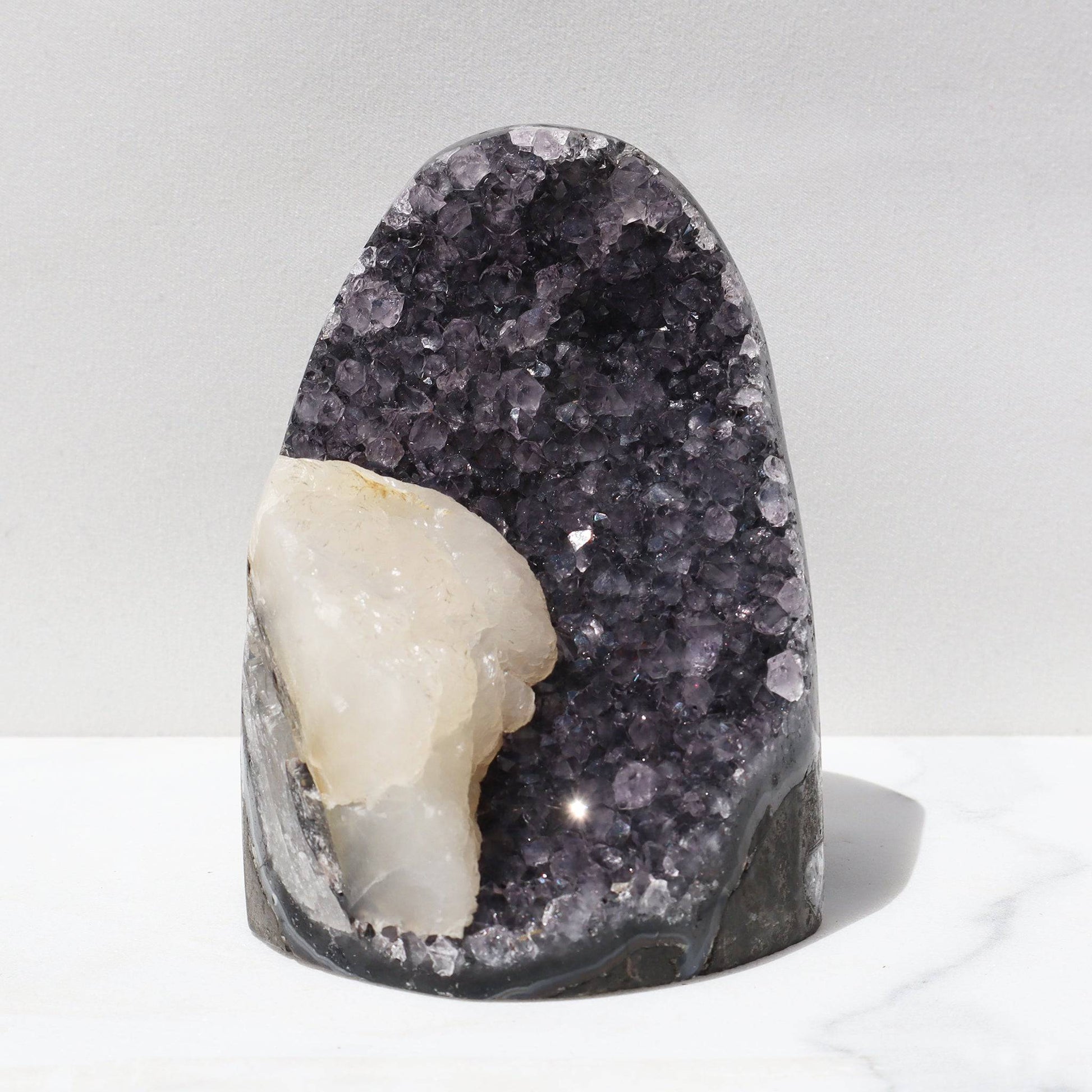 Ash-Violet Shade with Grand Calcite – Rare Amethysts Geode Calcite