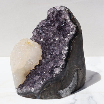 Ash-Violet Shade with Grand Calcite – Rare Amethysts Geode Calcite