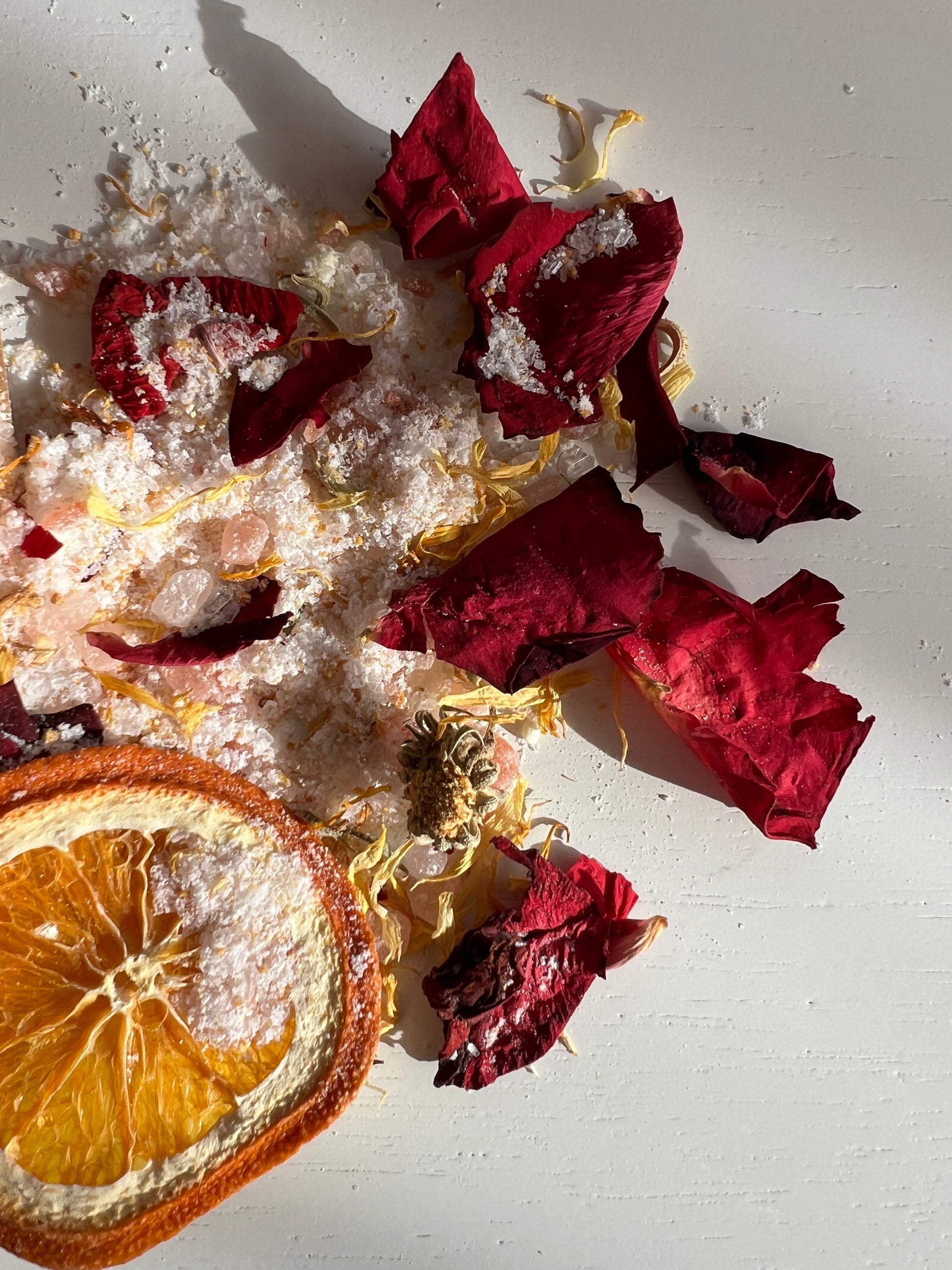LOVE STRUCK - Calendula, Rose & Orange Botanical Bath Salts – Bath Salts