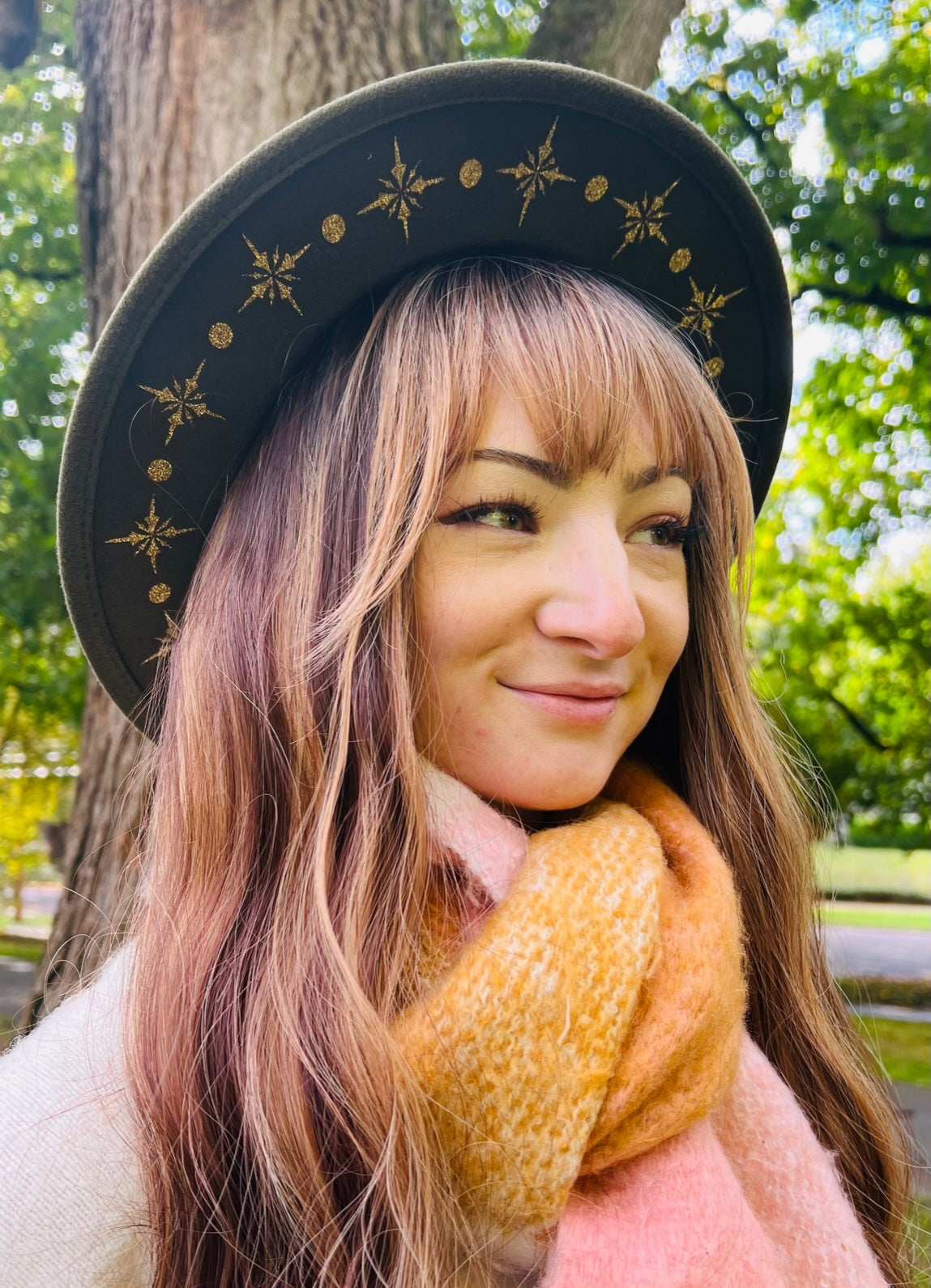 Fox & Fable - Vegan Felt Wide Brim Hat - Olive - Gold Starburst