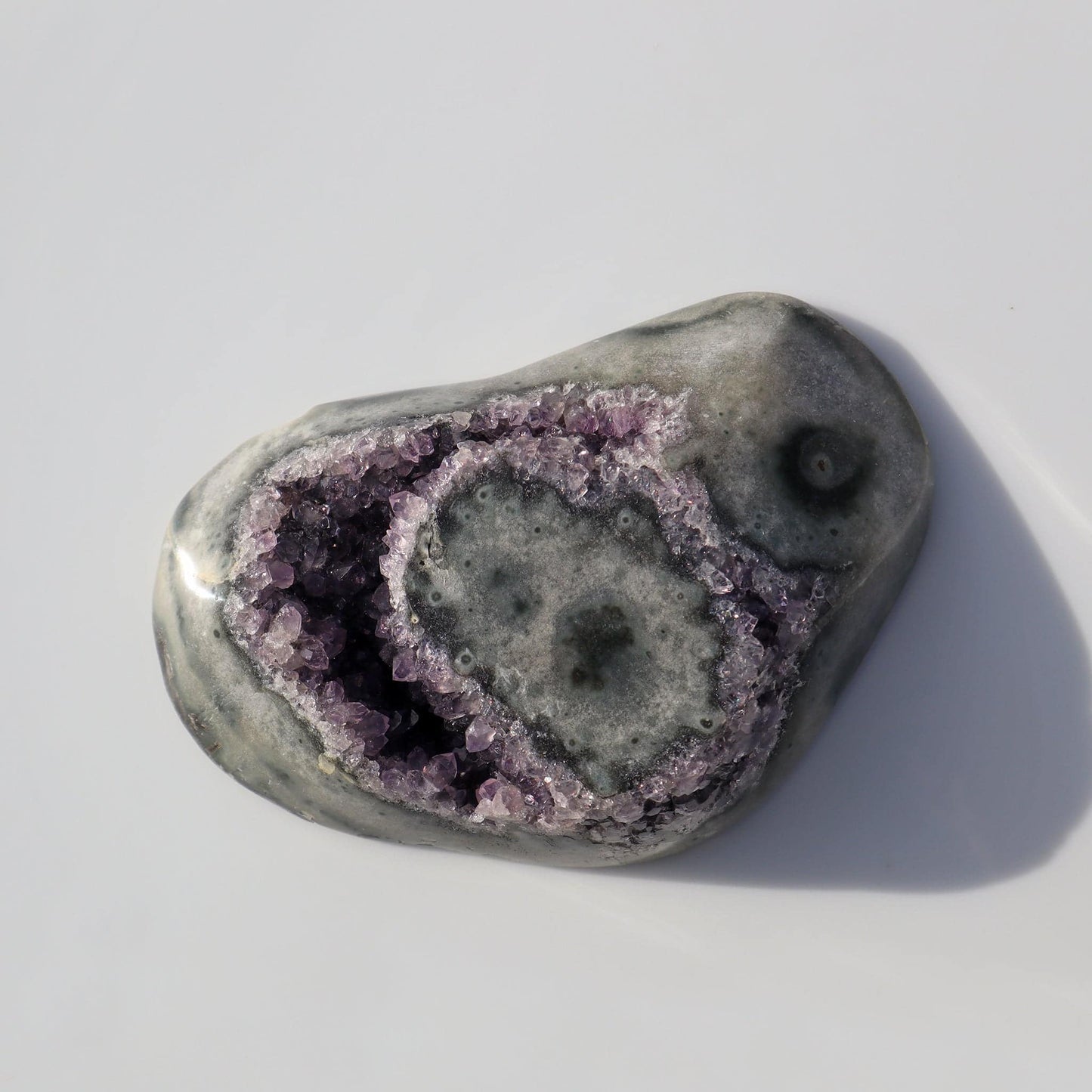 CRYSTAL SMILE – amethyst clusters