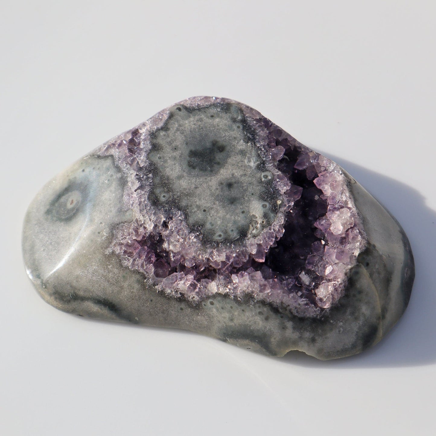 CRYSTAL SMILE – amethyst clusters