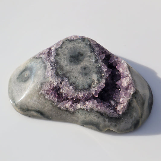 CRYSTAL SMILE – amethyst clusters