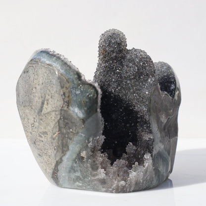 Sculptural Amethyst Geode | Celadonite Band Crystal Art – Rare amethyst