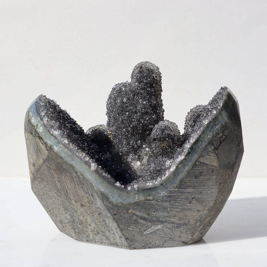 Sculptural Amethyst Geode | Celadonite Band Crystal Art – Rare amethyst