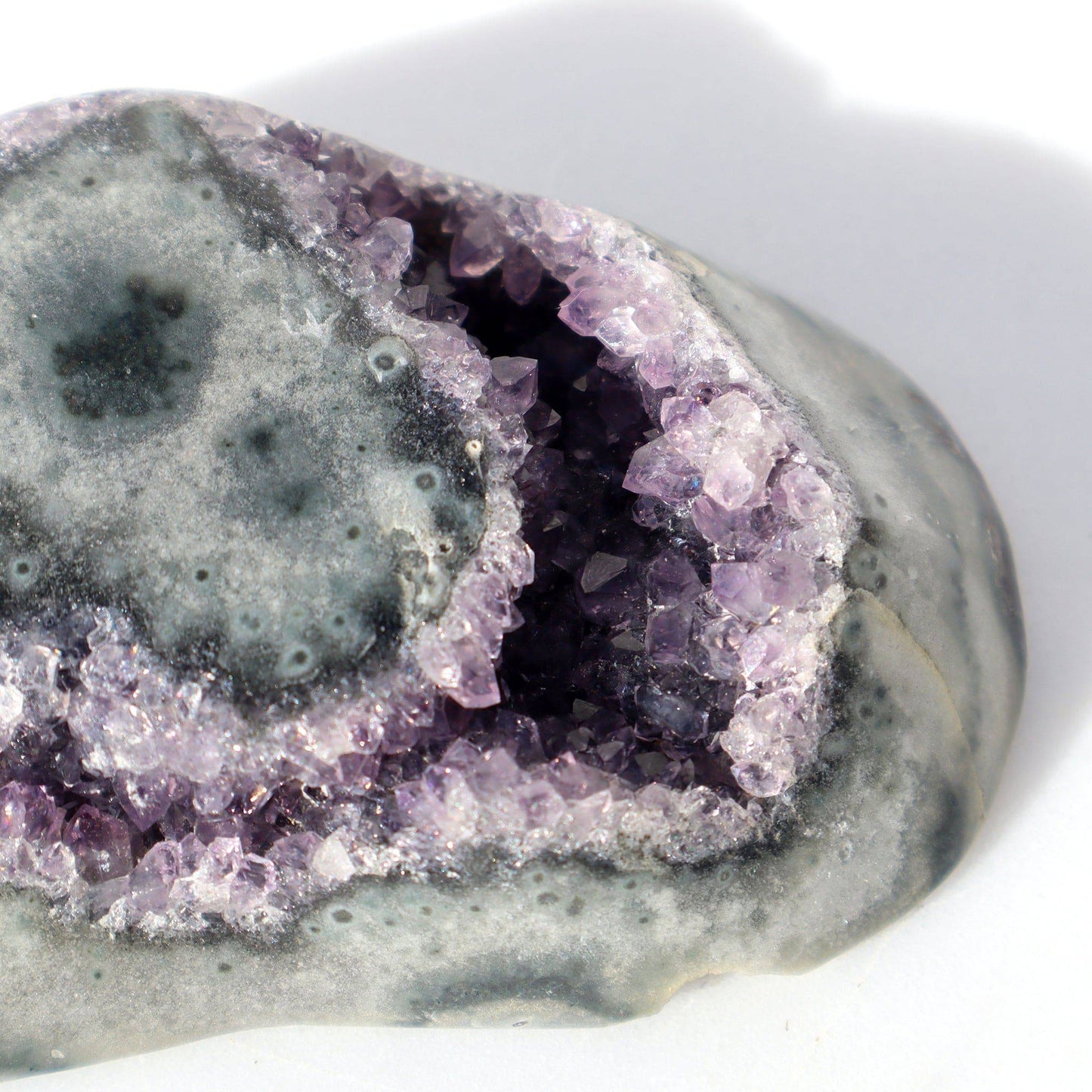 CRYSTAL SMILE – amethyst clusters