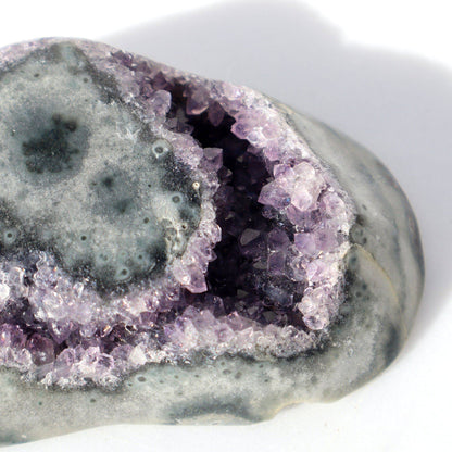CRYSTAL SMILE – amethyst clusters