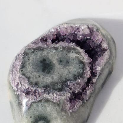 CRYSTAL SMILE – amethyst clusters