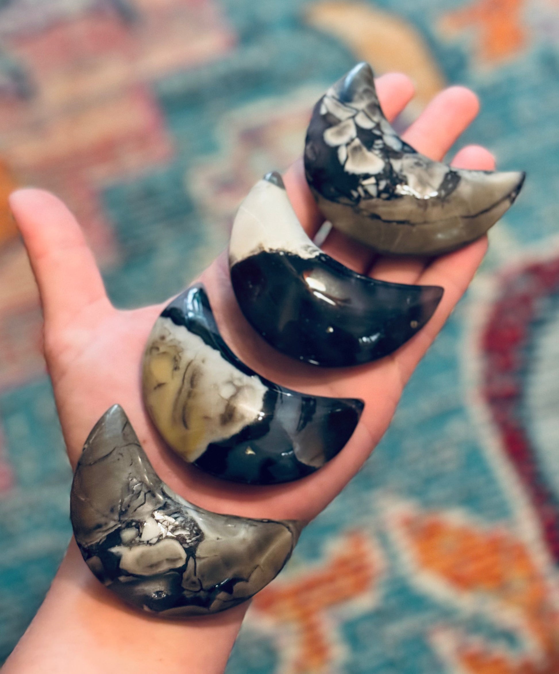 Volcano Agate Crescent Moon, UV Green Fluorescent Minerals – CRYSTALS