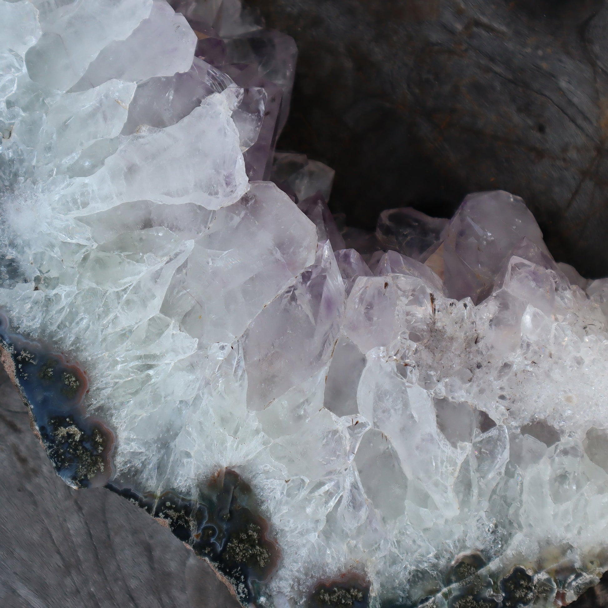 Rugged Crown Amethyst Geode Slice | Basalt & Agate Display – Rare Quartz Geodes