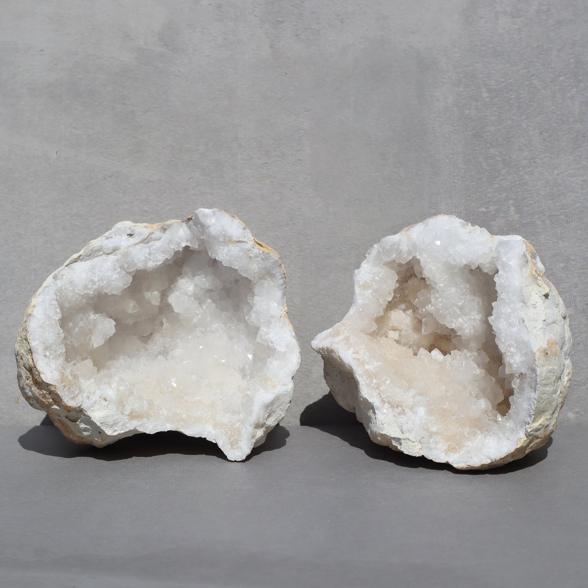 Large Desert Geode – White quartz geodes