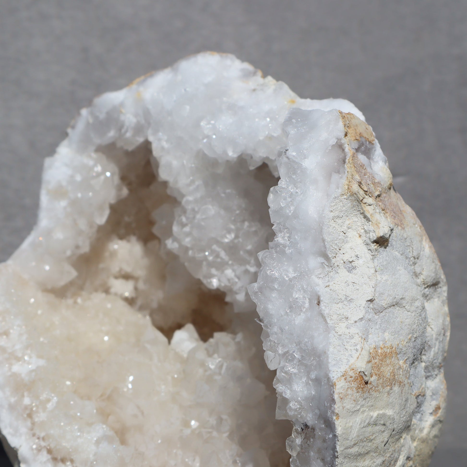 Large Desert Geode – White quartz geodes