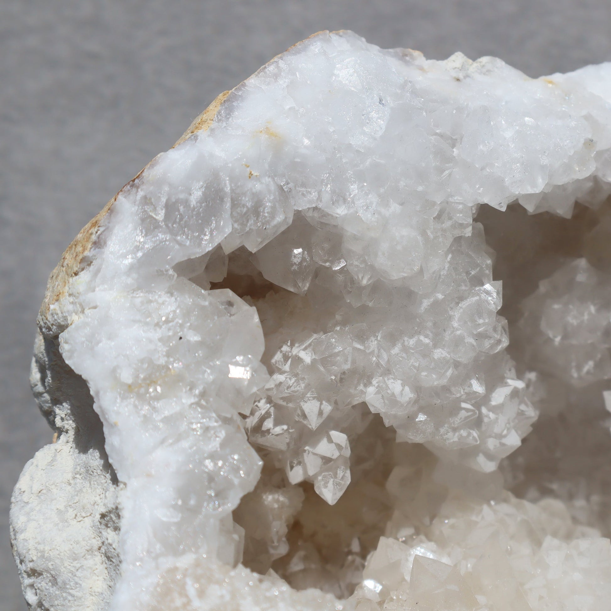 Large Desert Geode – White quartz geodes