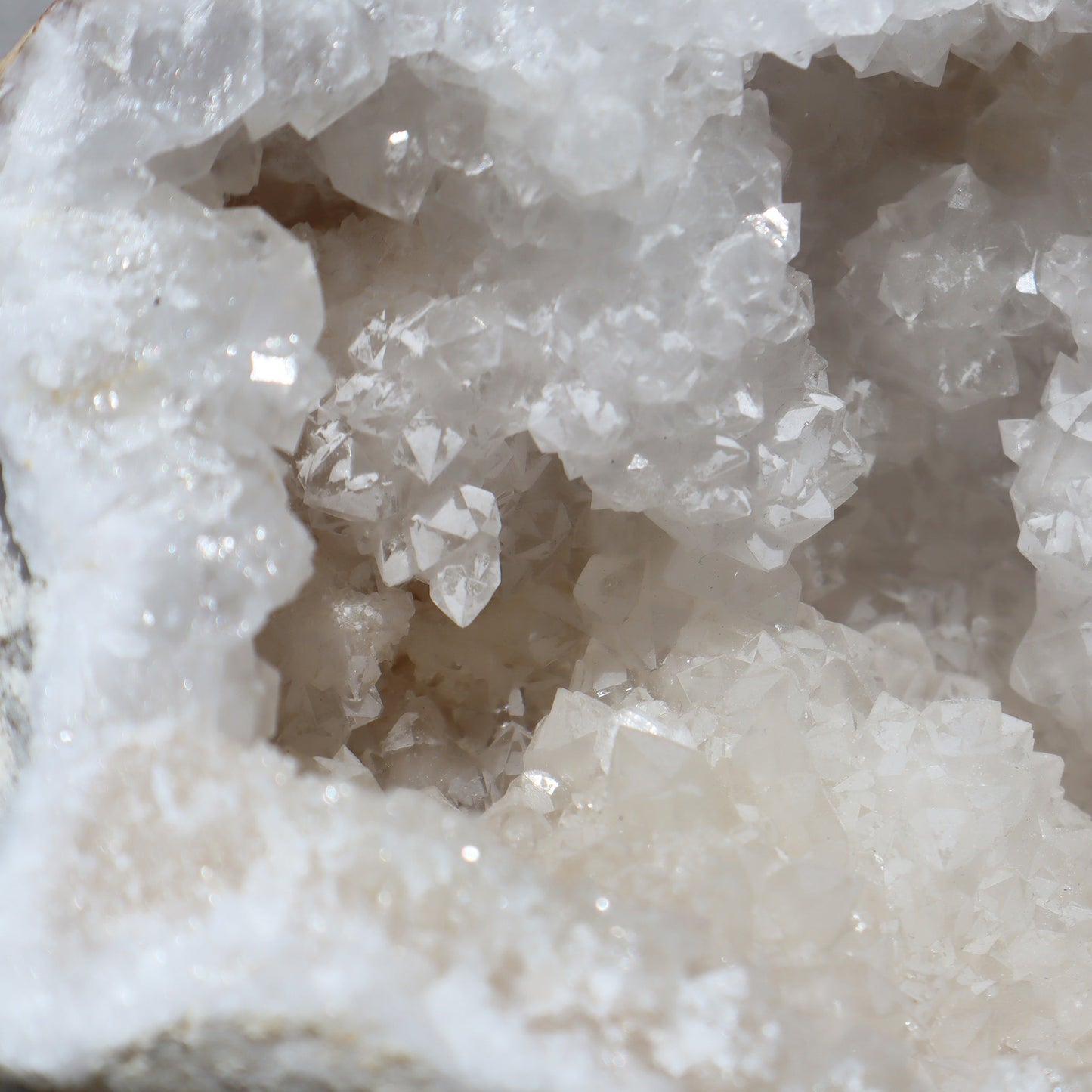 Large Desert Geode – White quartz geodes
