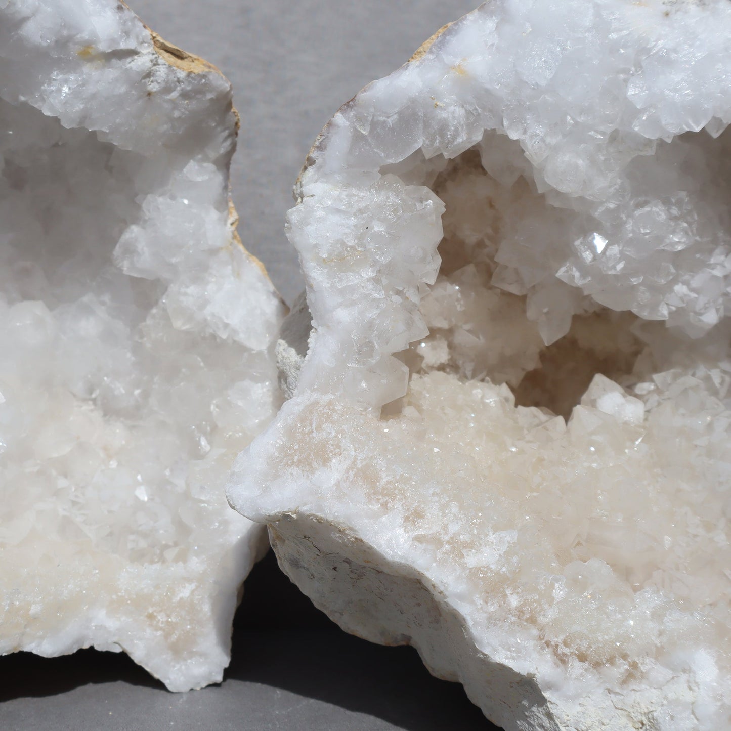Large Desert Geode – White quartz geodes
