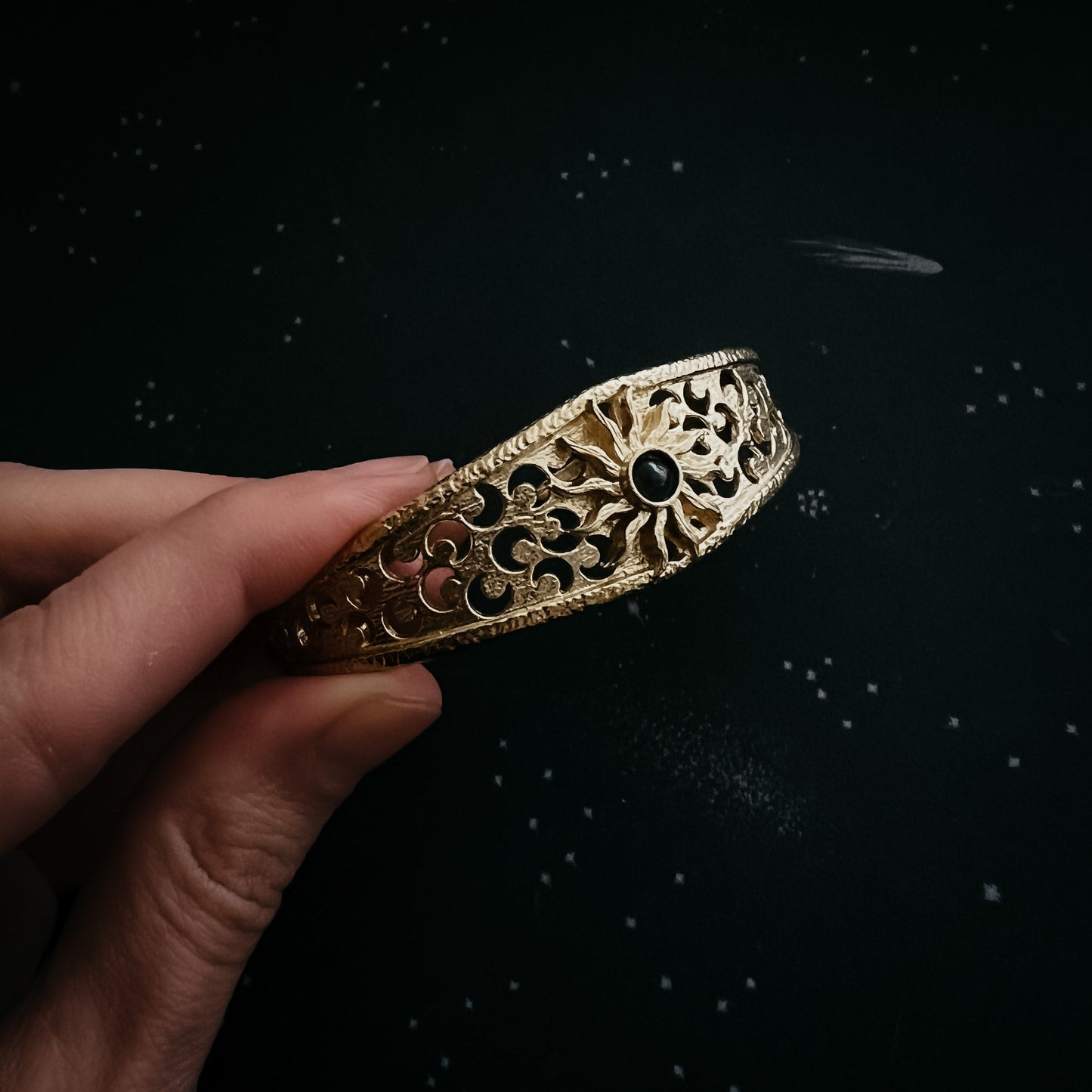 Solar Eclipse Bracelet with Black Opal – Bracelet