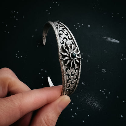 Solar Eclipse Bracelet with Black Opal – Bracelet