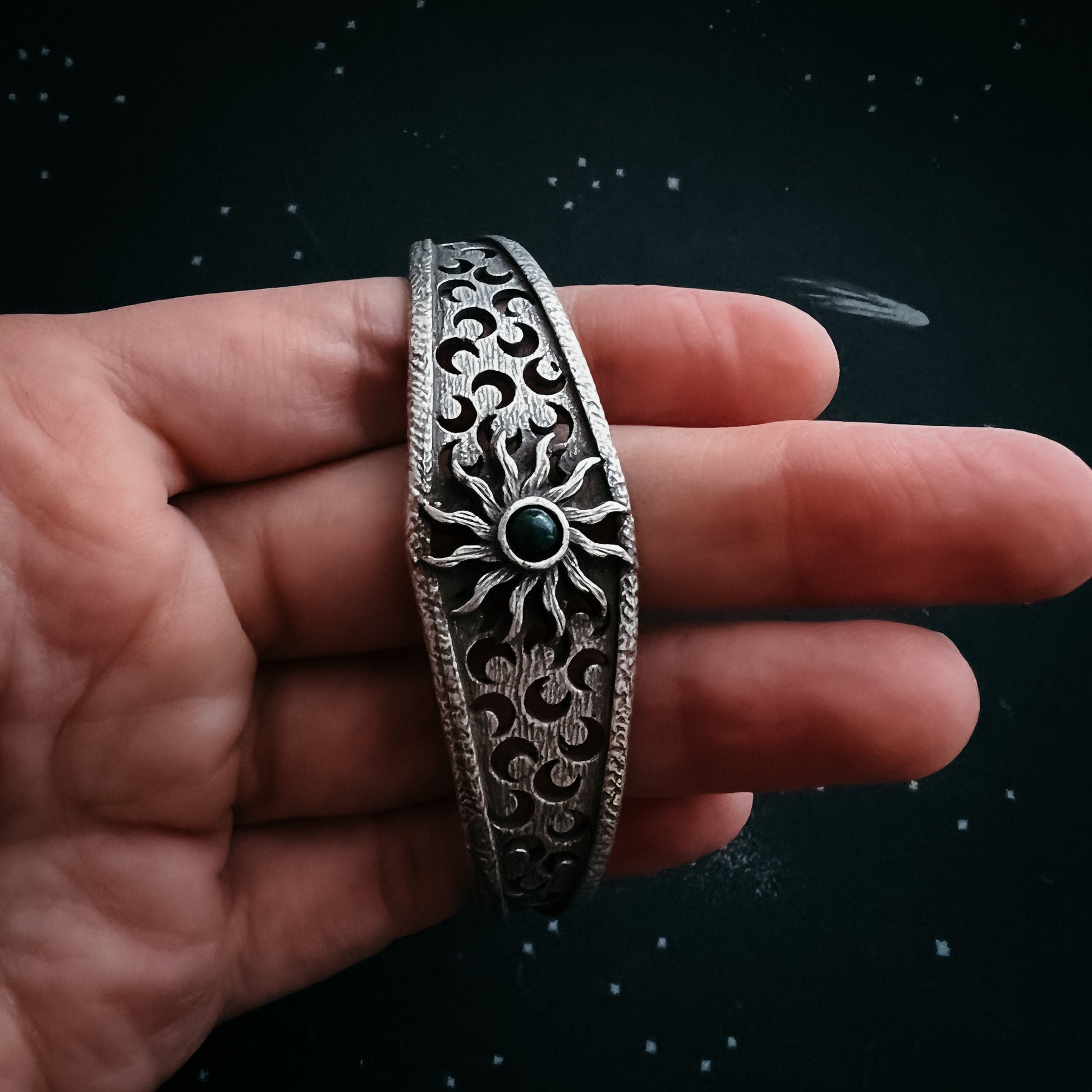 Solar Eclipse Bracelet with Black Opal – Bracelet