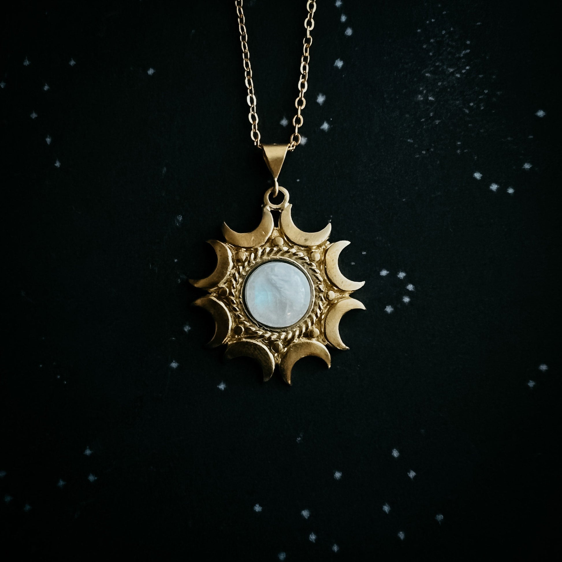 Lunar Witch Necklace - Rainbow Moonstone Pendant – Gold Tone Necklace