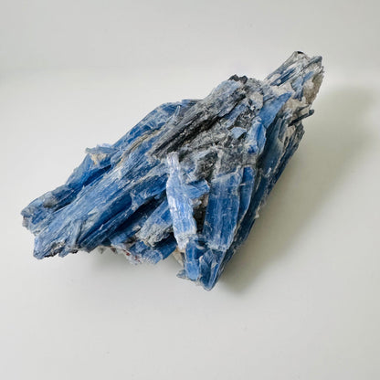 Blue Kyanite w/quartz – Xlarge 1.85 kg
