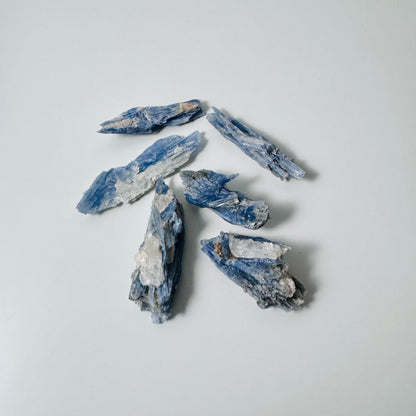 Blue Kyanite w/quartz – Small (around 1 10th of a pound)
