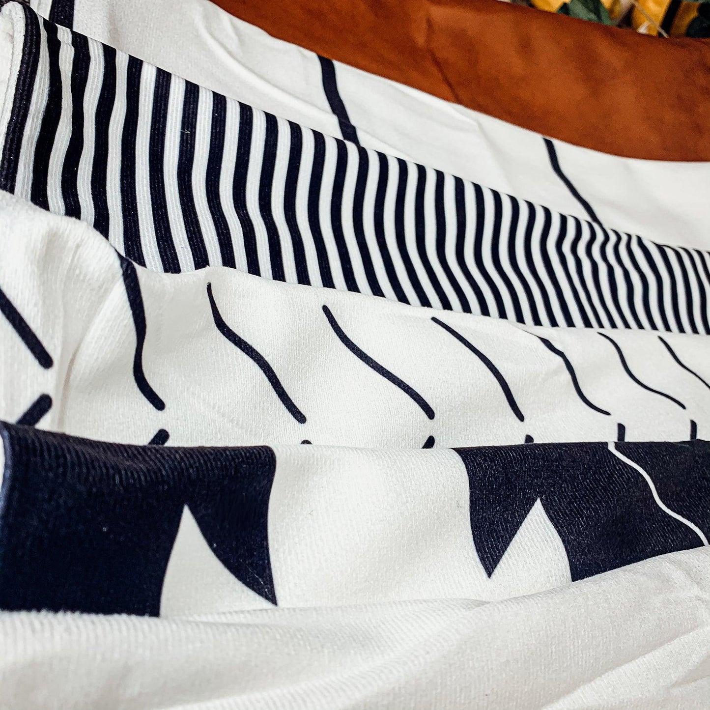 Amber & Farm Pillow Set