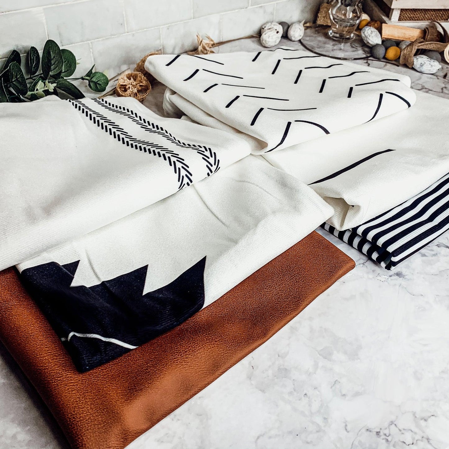 Amber & Farm Pillow Set