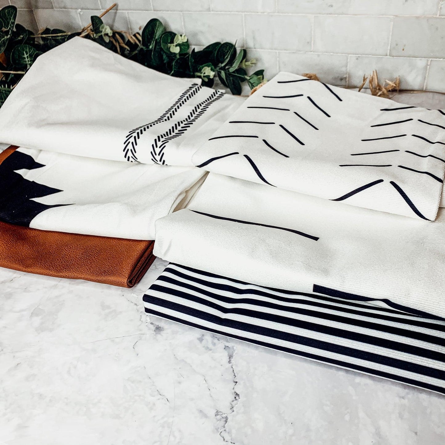 Amber & Farm Pillow Set