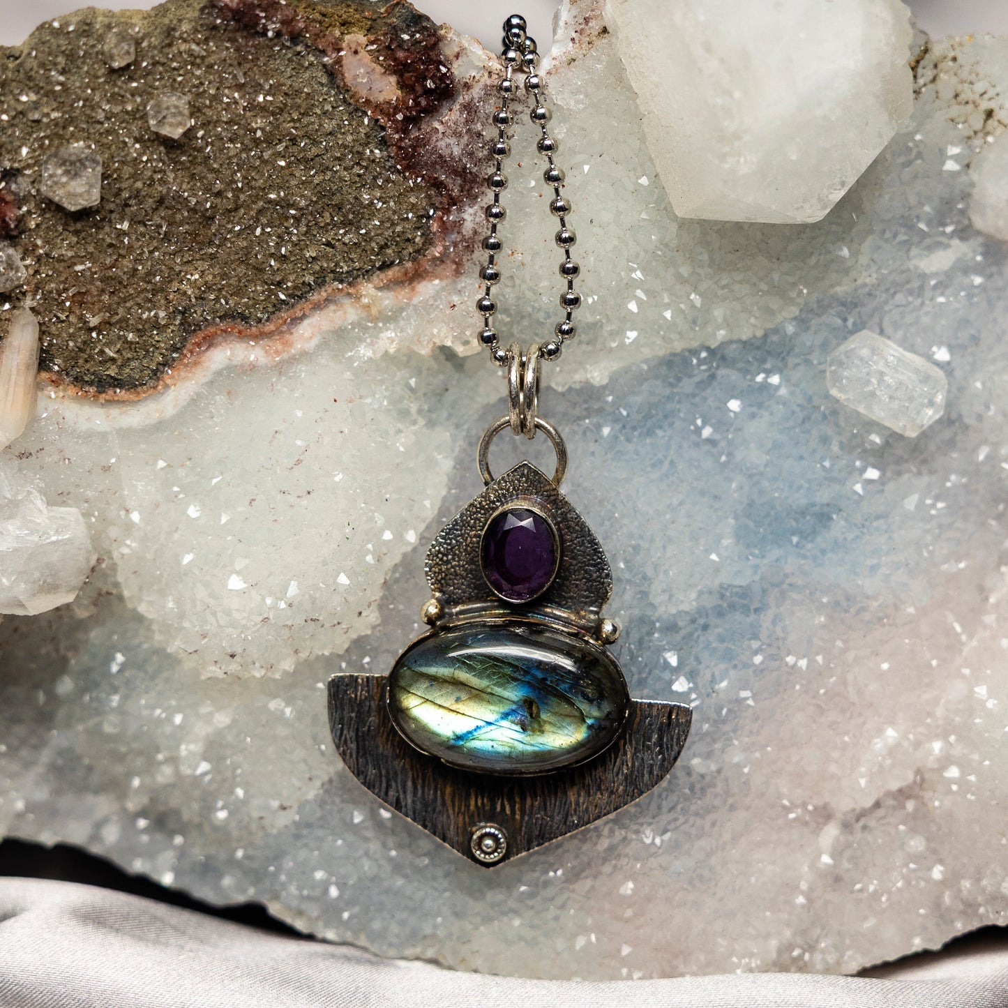 Labradorite On 925 Silver Pendant – 925 Sterling Silver