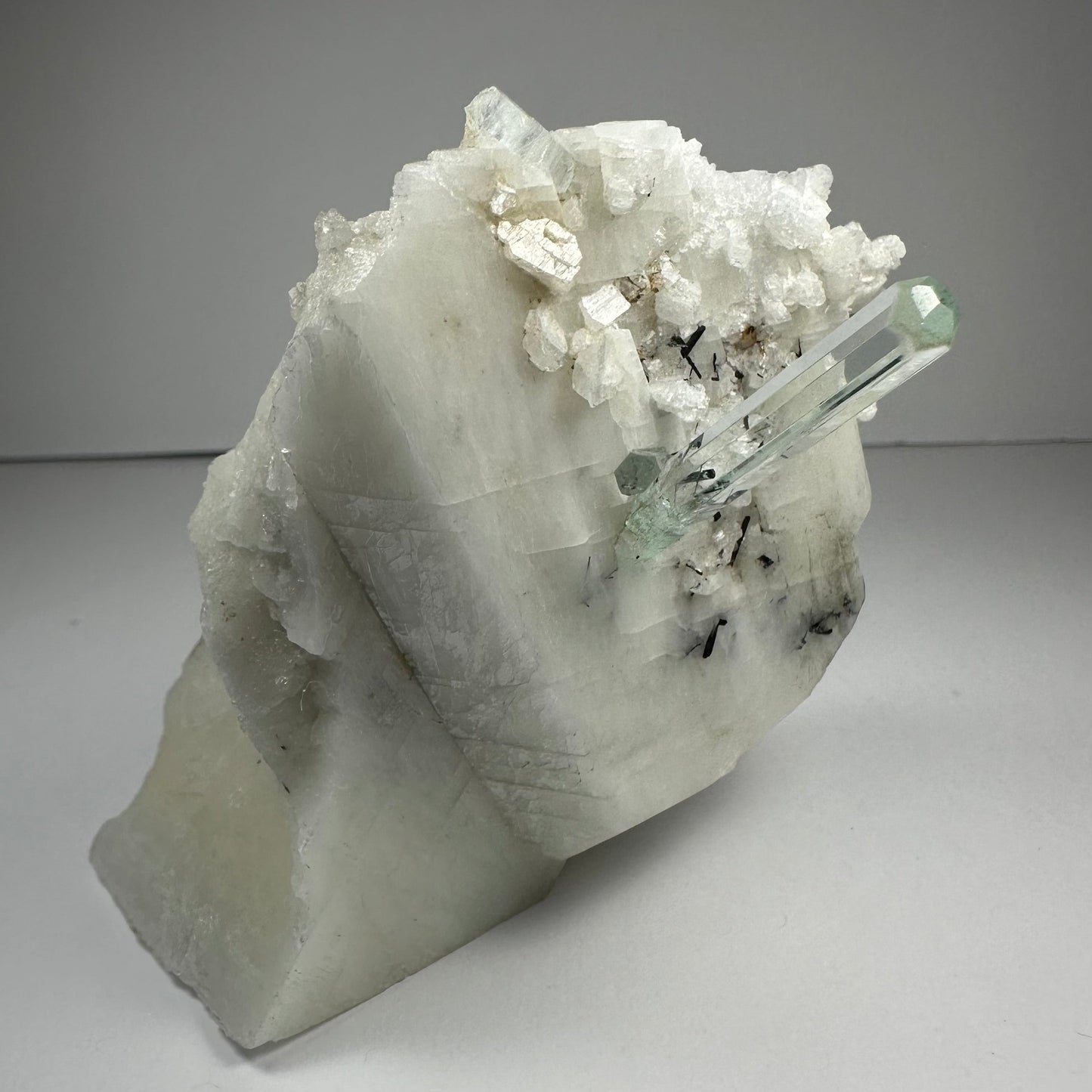 Aquamarine Beryl on Albite – Minerals