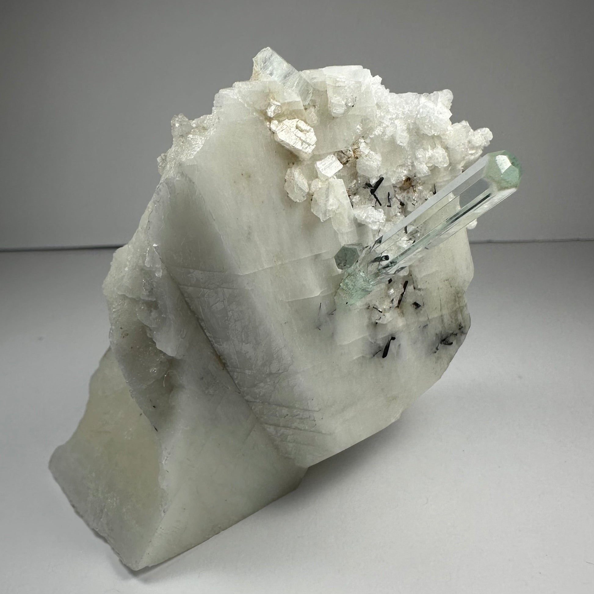 Aquamarine Beryl on Albite – Minerals