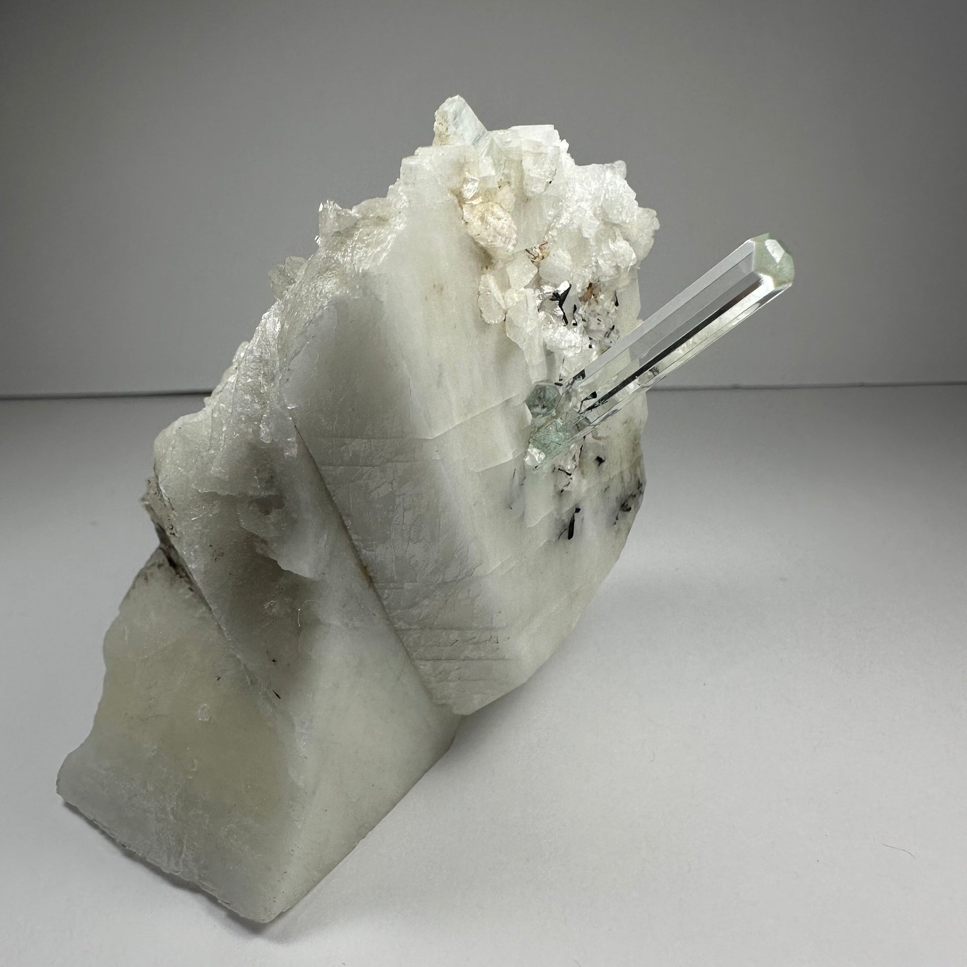 Aquamarine Beryl on Albite – Minerals