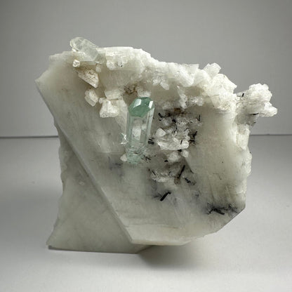 Aquamarine Beryl on Albite – Minerals