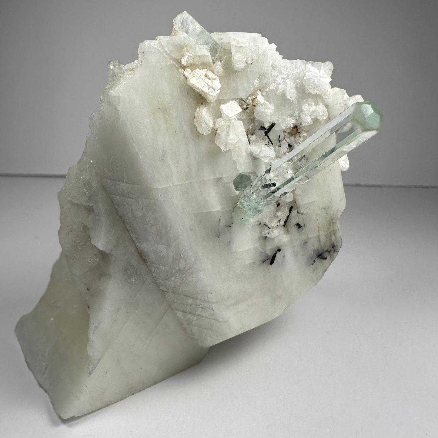 Aquamarine Beryl on Albite – Minerals