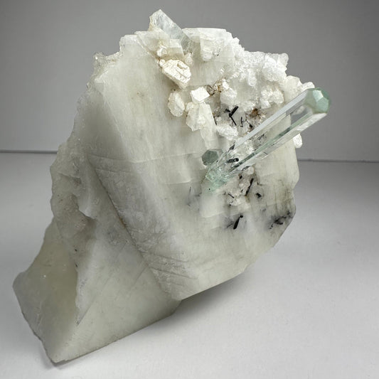 Aquamarine Beryl on Albite – Minerals
