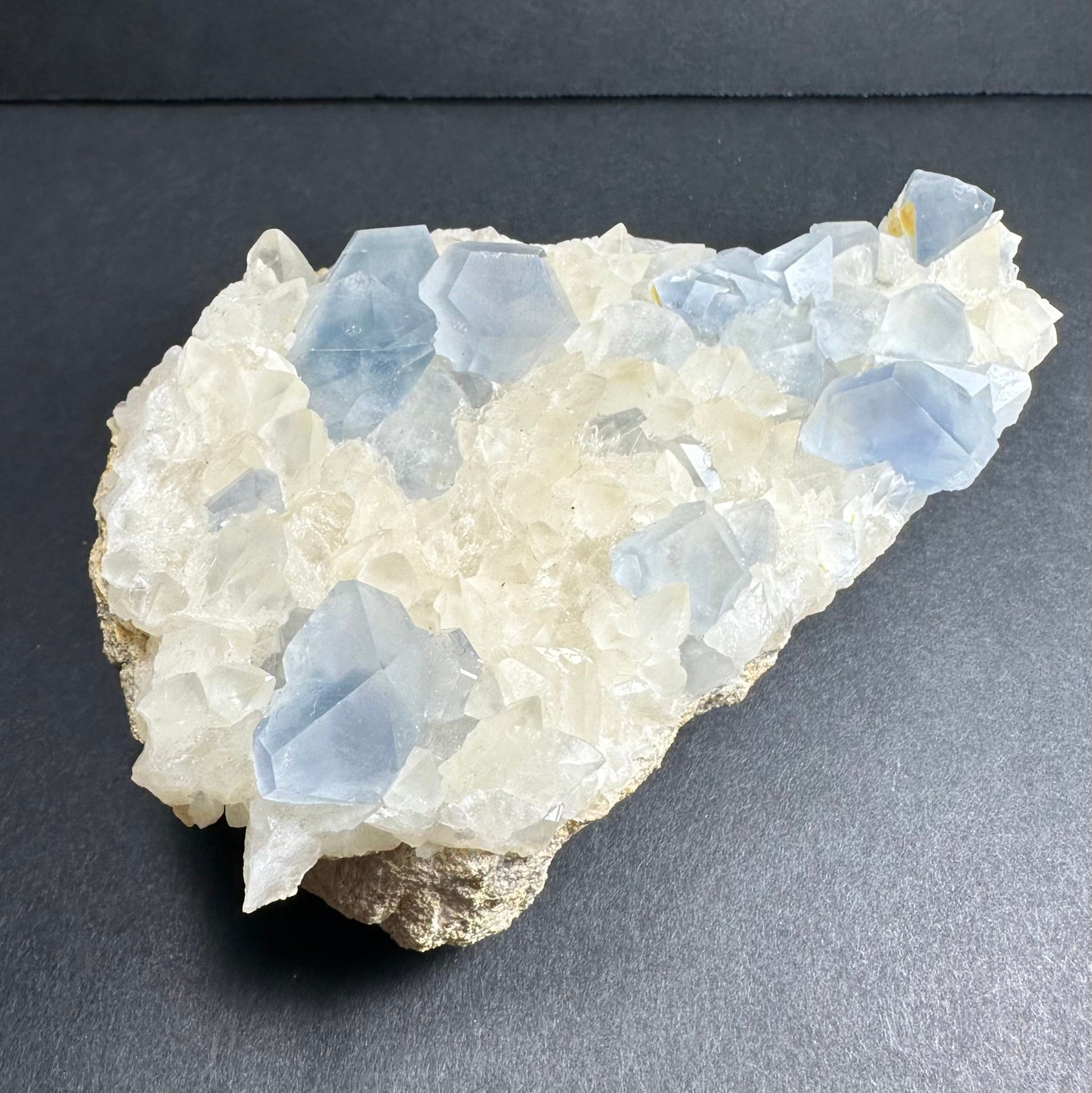 Celestite Crystals with Scalenohedral Calcite – Minerals