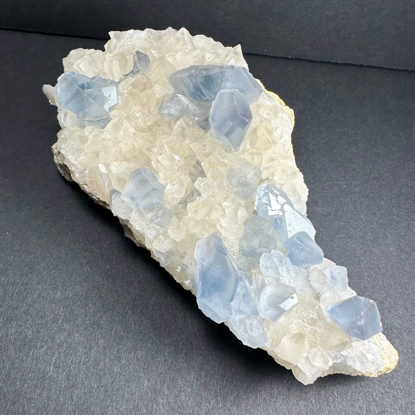 Celestite Crystals with Scalenohedral Calcite – Minerals