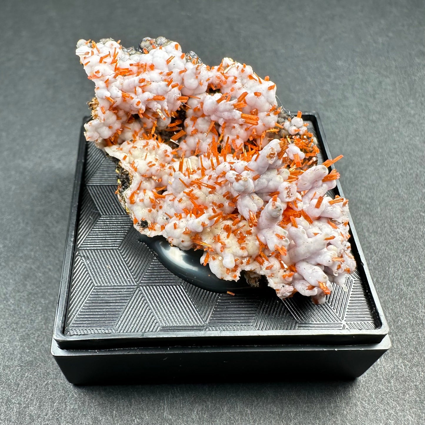 Crocoite on Matrix