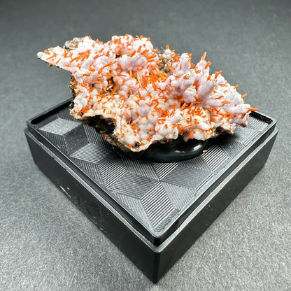 Crocoite on Matrix
