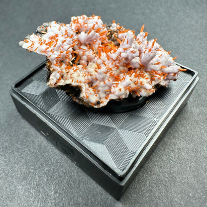 Crocoite on Matrix