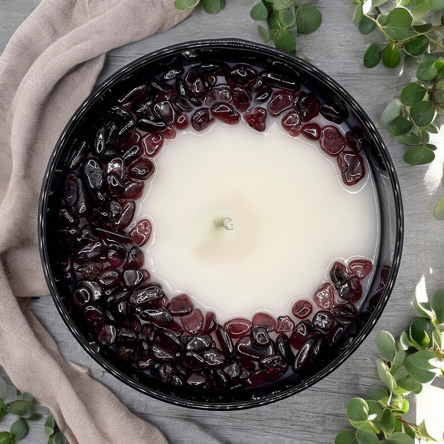Eucalyptus Mint Crystal Candle with Garnet | Coconut-Soy Wax Candle, 9oz – Crystal Candle